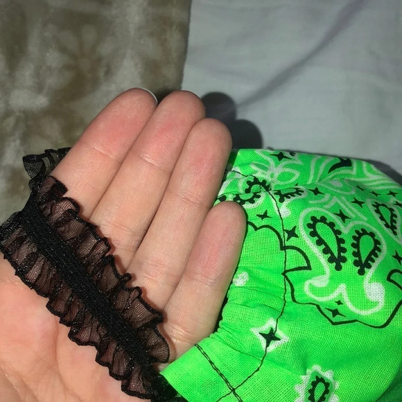 Face Mask 😷​​​​​​​​​​ - Picture 2 of 2